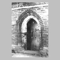 059-0023 Seiteneingang zur Kremitter Kirche.jpg